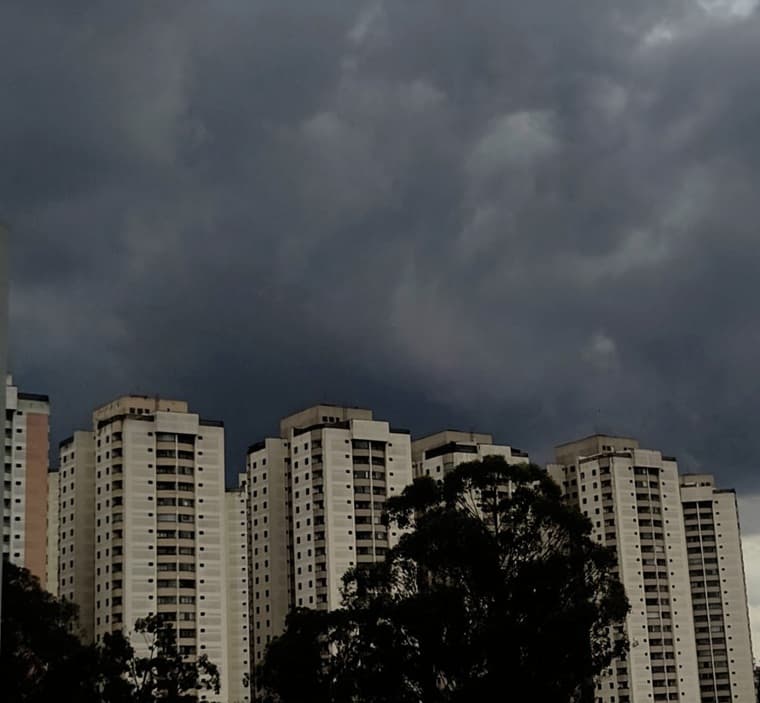 Imagem de destaque da notícia Sudeste inicia a semana em alerta para temporais Imagem de destaque da notícia Sudeste inicia a semana em alerta para temporais