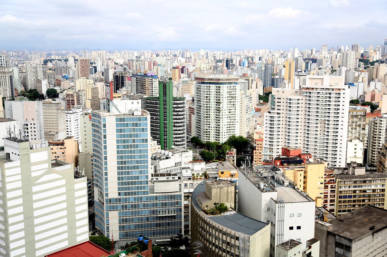 Imagem da notícia São Paulo começa a semana mais fria, mas calor e chuva ganham força nos próximos dias