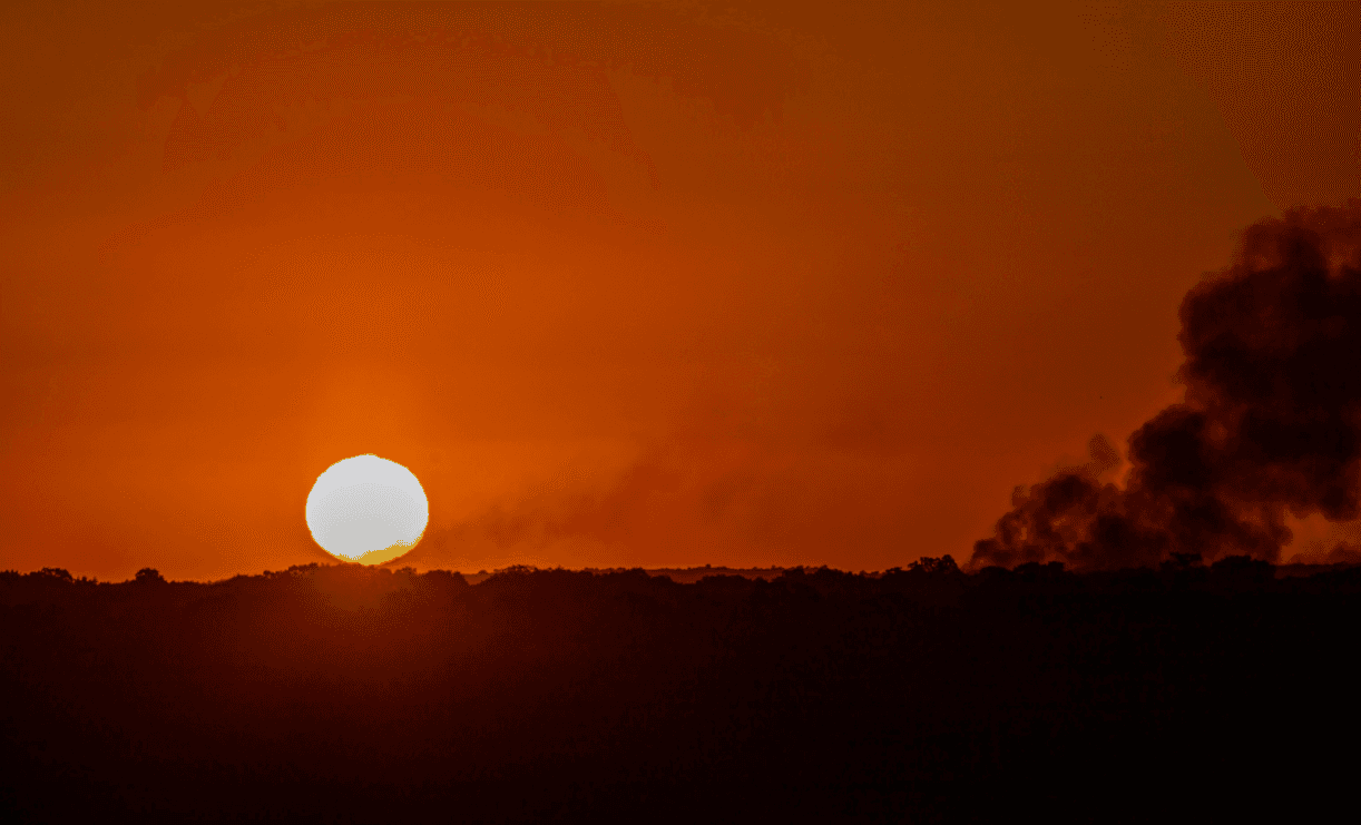 Imagem da notícia Frente fria provoca temporais no Sul e mantém calor intenso no Sudeste neste fim de semana” Imagem da notícia Frente fria provoca temporais no Sul e mantém calor intenso no Sudeste neste fim de semana”