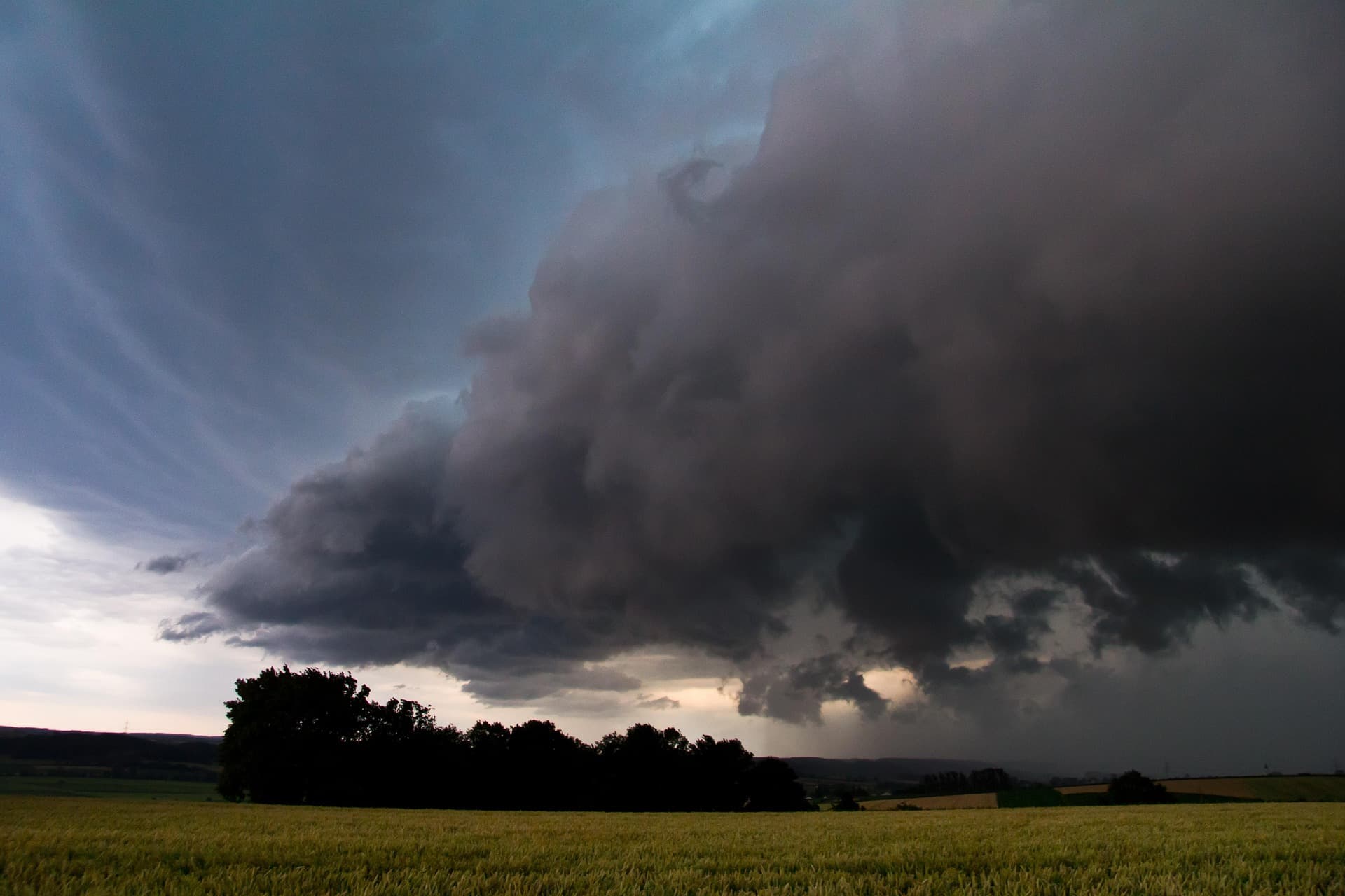 Imagem de destaque da notícia Chuva volumosa coloca áreas do Sudeste em alerta entre quinta (19) e sexta-feira (20)