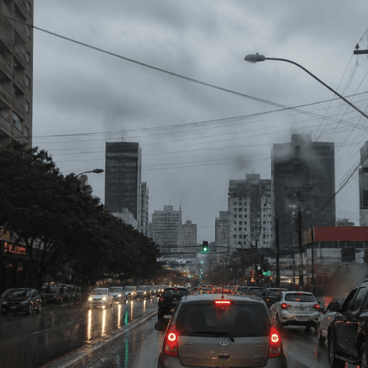 Imagem da notícia Chuva volta a ganhar força sobre o Paraná nesta sexta-feira (21/05)