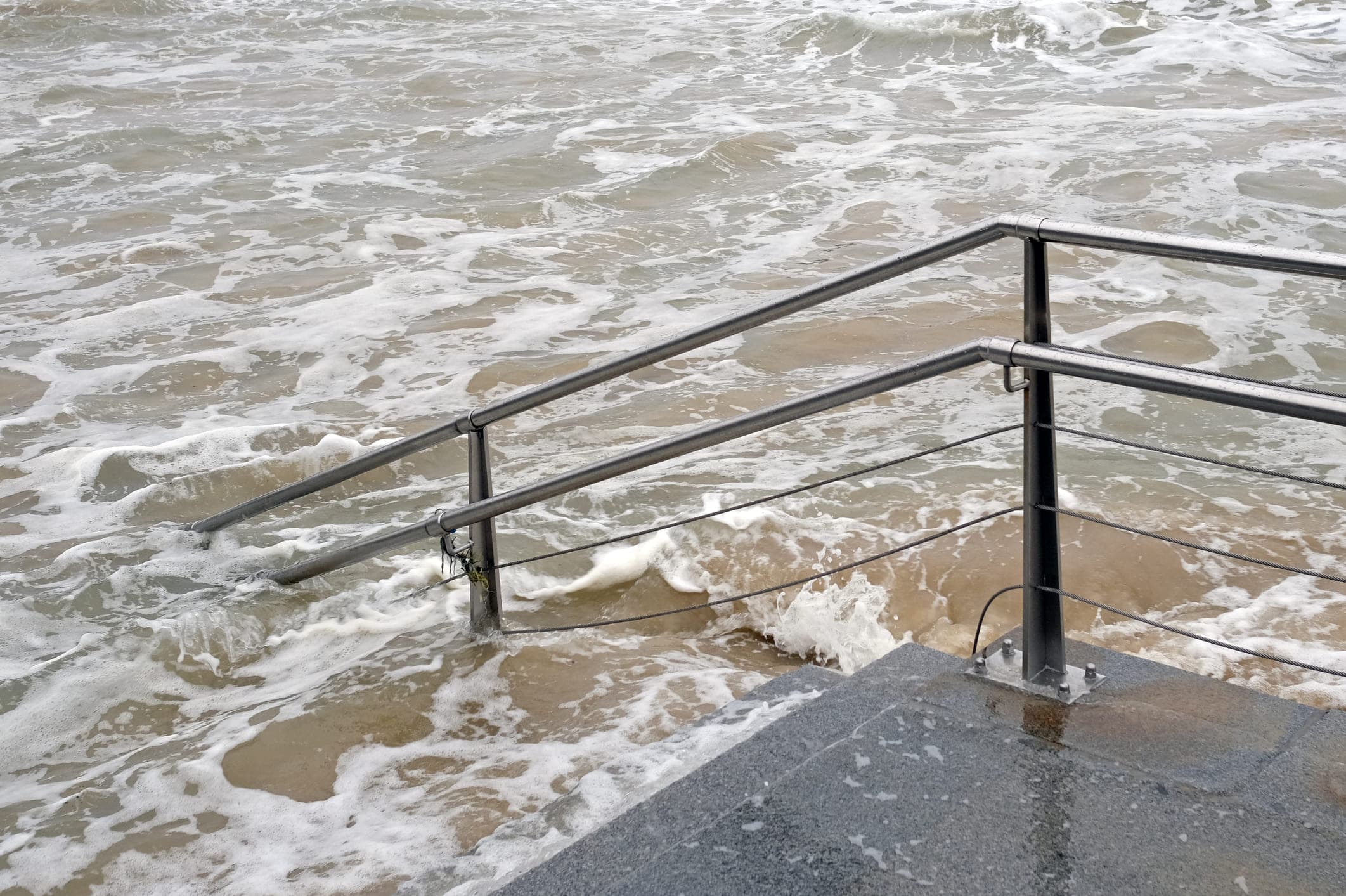 Imagem da notícia Tempestade mortal na Espanha: 72 mortos, cidades submersas e um olhar técnico