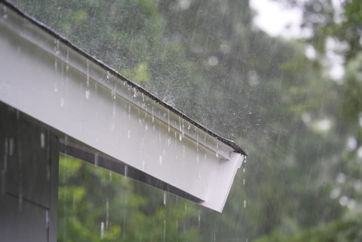Imagem da notícia Chuva supera 50% da média em várias capitais em 14 dias