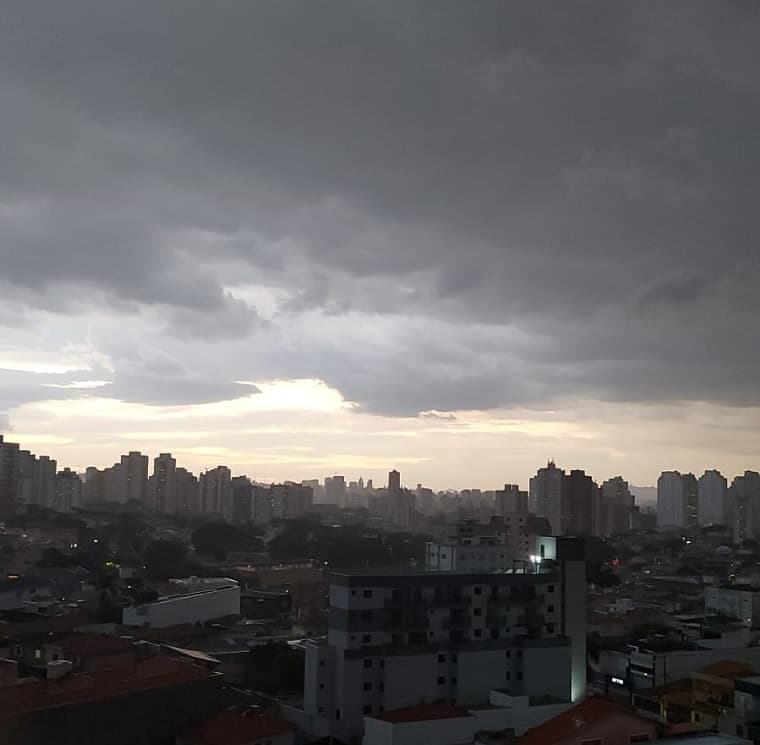 Imagem da notícia Grande SP ainda pode ter temporais nesta sexta Imagem da notícia Grande SP ainda pode ter temporais nesta sexta