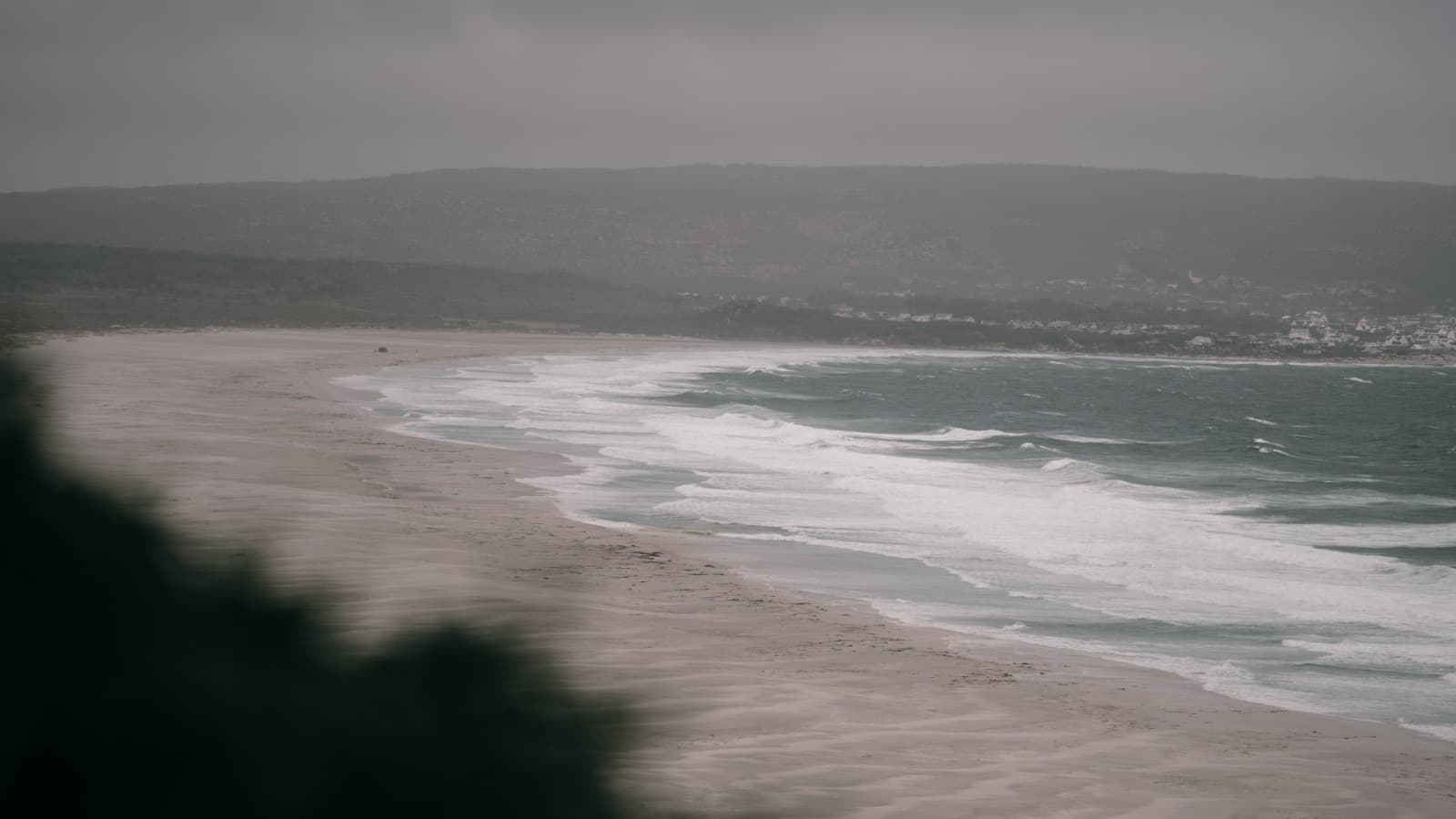 Imagem da notícia Chuva aumenta no litoral do Paraná e de Santa Catarina e eleva risco de transtornos Imagem da notícia Chuva aumenta no litoral do Paraná e de Santa Catarina e eleva risco de transtornos