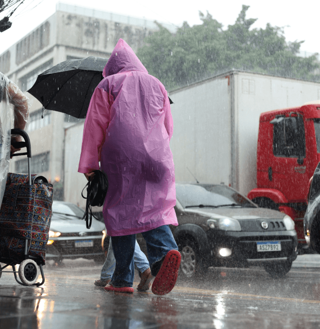 Chuva volta a ganhar força no Centro-Sul do país com chegada de frente fria Chuva volta a ganhar força no Centro-Sul do país com chegada de frente fria