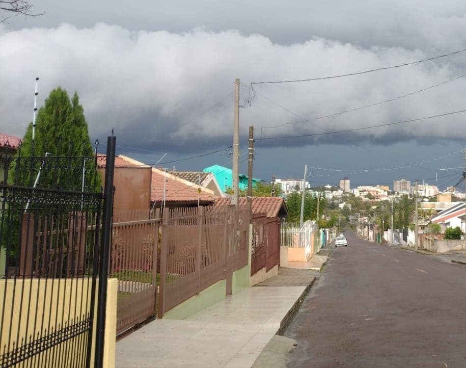 Imagem de destaque da notícia Chuva forte avança para o centro-norte do Rio Grande do Sul nesta terça-feira Imagem de destaque da notícia Chuva forte avança para o centro-norte do Rio Grande do Sul nesta terça-feira