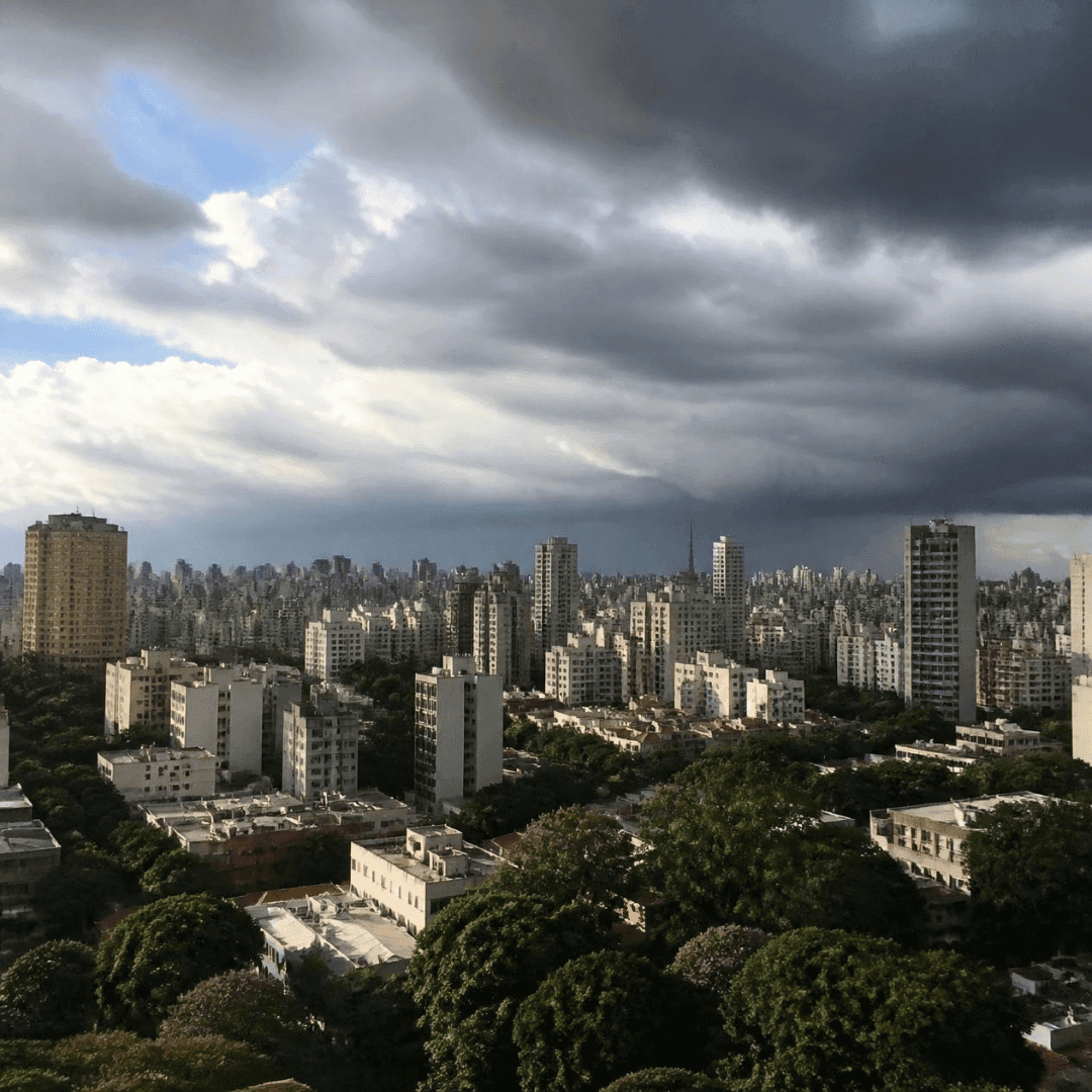 Imagem de destaque da notícia Semana começa quente e deve contar com nova queda nas temperaturas em São Paulo Imagem de destaque da notícia Semana começa quente e deve contar com nova queda nas temperaturas em São Paulo