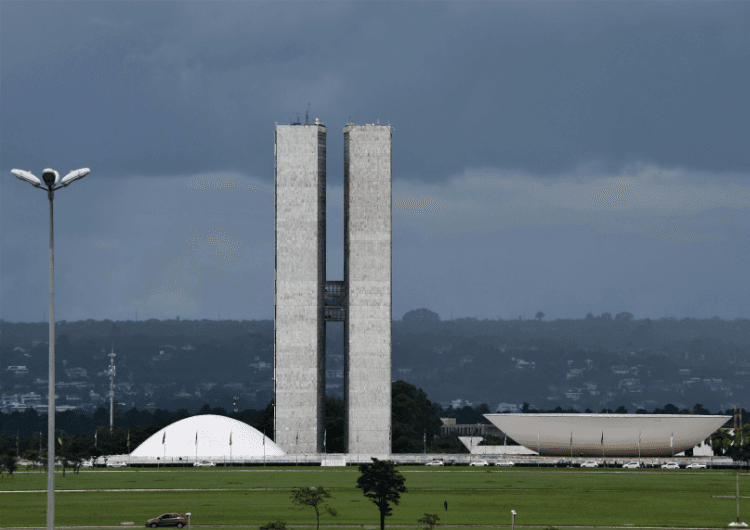 Imagem da notícia Chuva ganha força pelo Centro-Oeste e pode chegar a Brasília Imagem da notícia Chuva ganha força pelo Centro-Oeste e pode chegar a Brasília