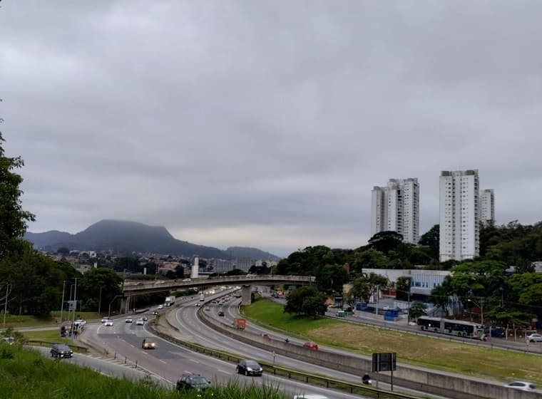 Imagem da notícia Temperatura amena na Grande SP e risco de chuva forte no feriado Imagem da notícia Temperatura amena na Grande SP e risco de chuva forte no feriado