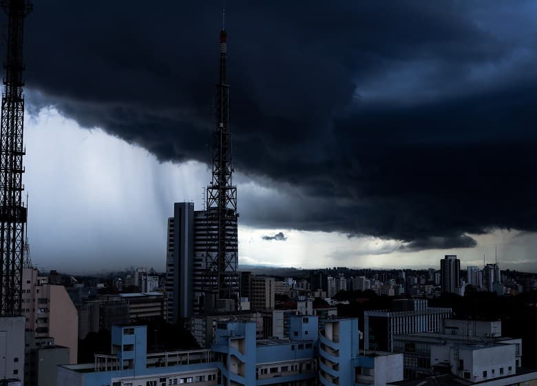 Imagem da notícia Por que temporais são mais frequentes na primavera e no verão? Imagem da notícia Por que temporais são mais frequentes na primavera e no verão?